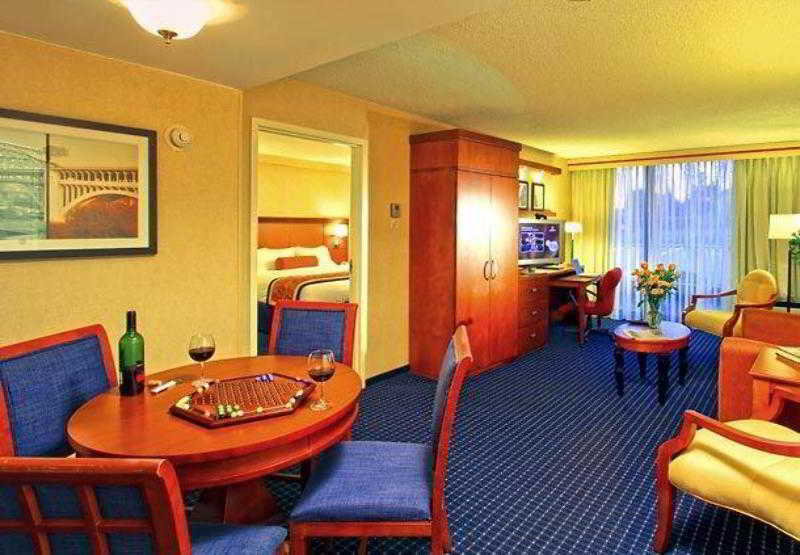Courtyard By Marriott Canton North Canton Ngoại thất bức ảnh